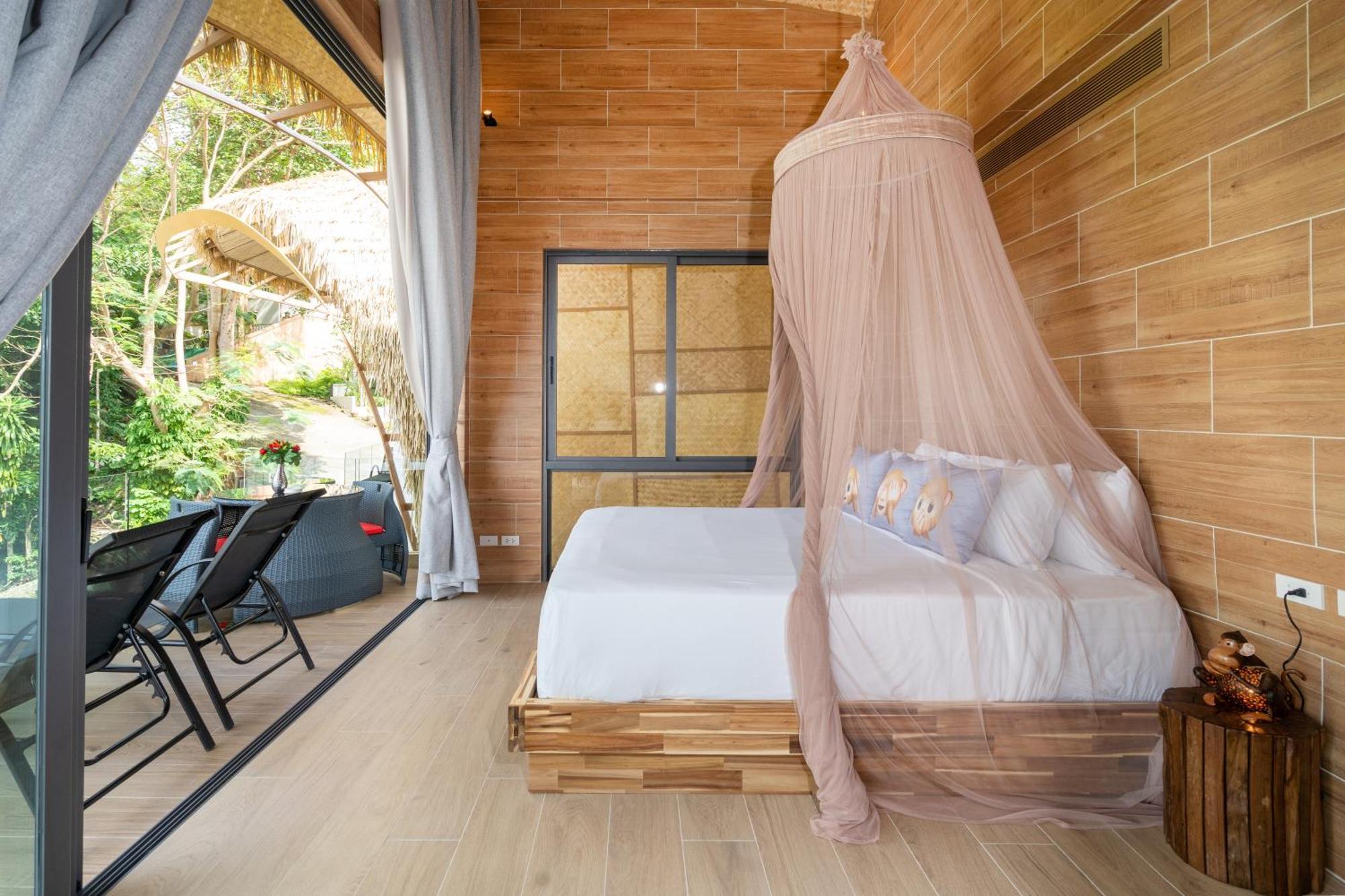 Three monkeys villas Hotel 5*
